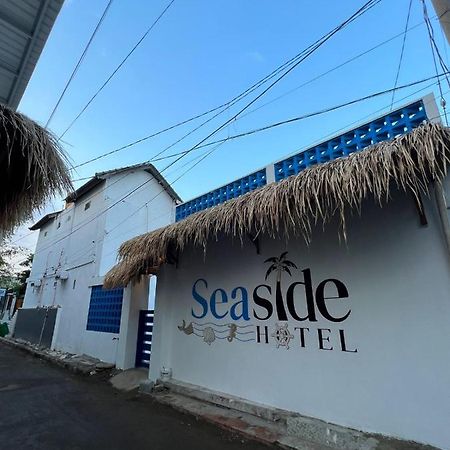Seaside Hotel 길리트라왕안 외부 사진